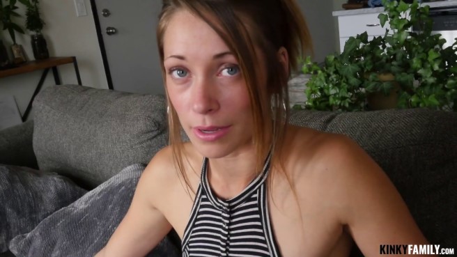 Трахает любовь всей своей жизни на камеру от первого лица