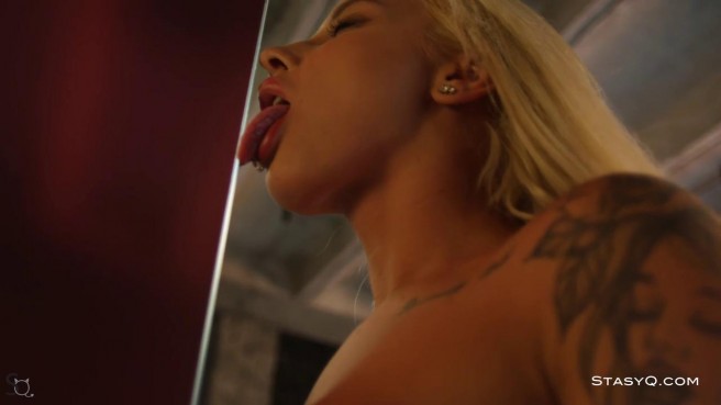 Такая горячая, что хочется вставить