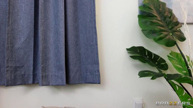 Парень вдул казашке после семейной трапезы и картошки в письке