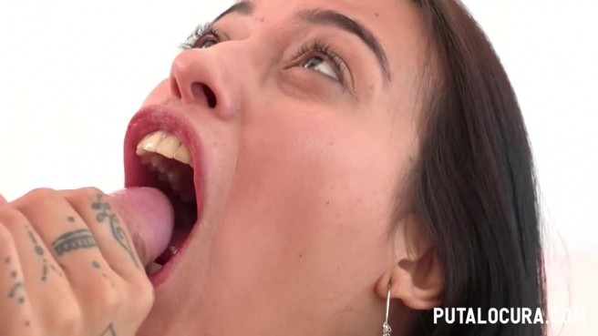 Голая телка ласкает письку и просится на член друга