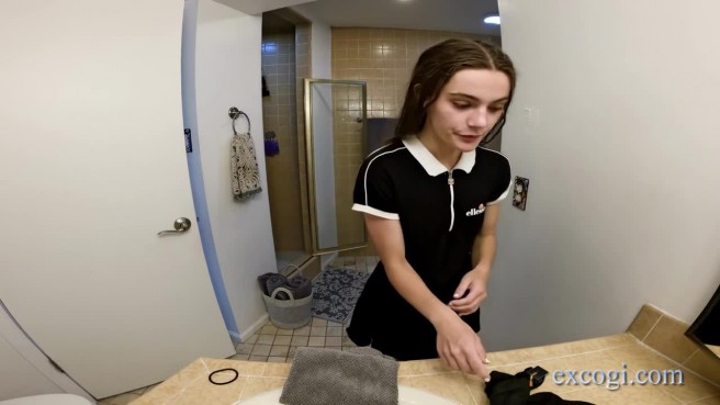 Доведи плоскодонку до оргазма и накорми спермой