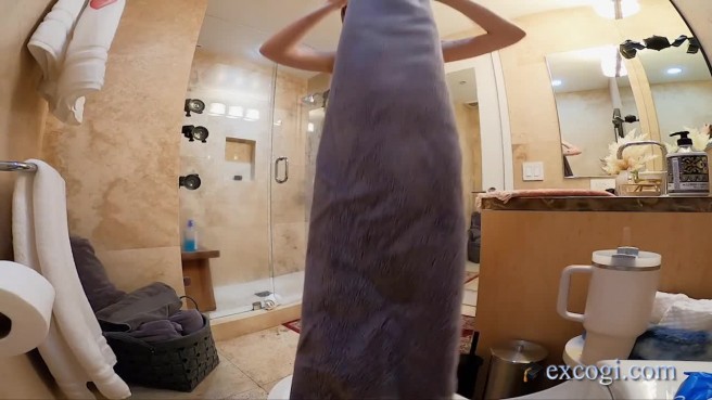 Эта малышка реально страдает нимфоманией