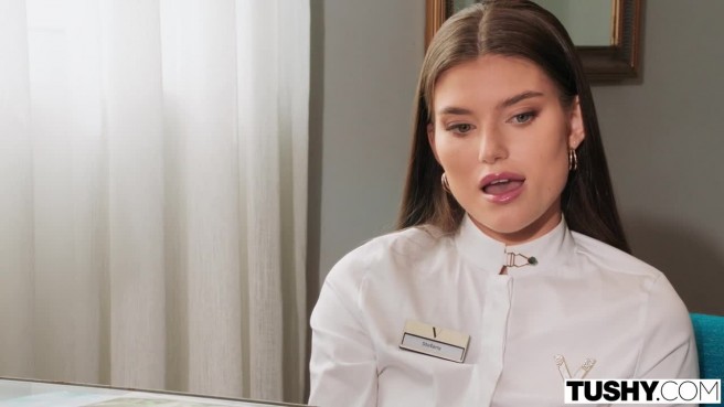 Милфочка и ее требование ебли в попу