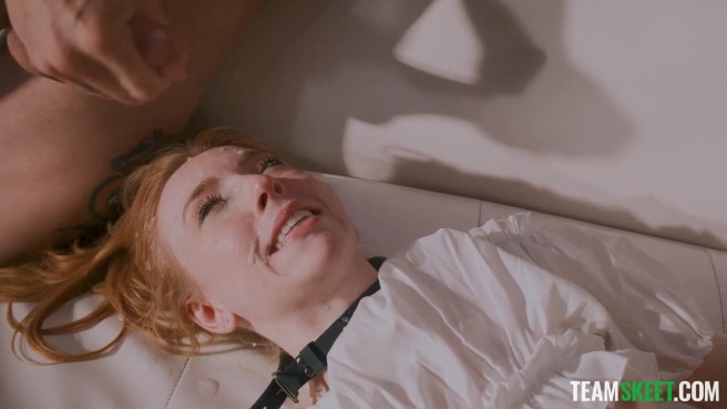 Жесткие интимные приключения послушной девочки