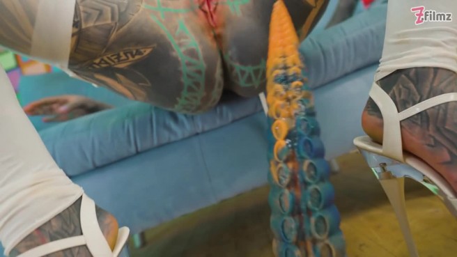 Максимально жёсткое самоудовлетворение неформалки