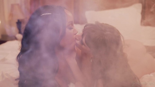 Эпичный праздник лесбийской любви