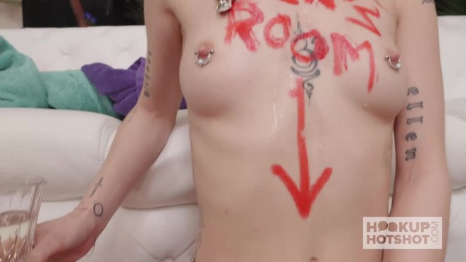 Блядство малышки, которое словами не передать