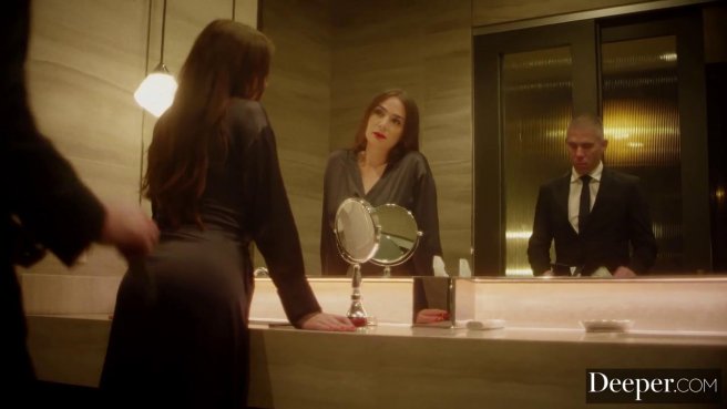 Страстно присунул горячей шлюхе за деньги